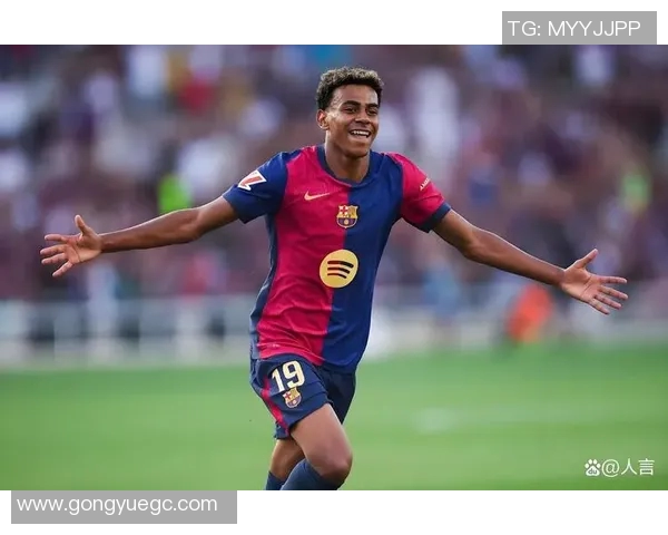 足球球星戴冷帽亮相赛场引发热议他为何选择这一另类造型