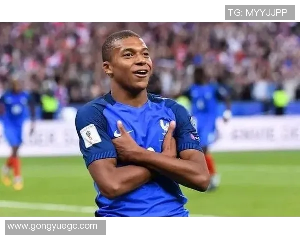 足球界三岁球星的崛起与未来发展潜力解析